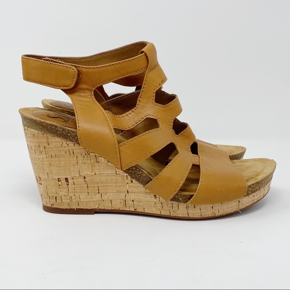 NEW Sofft Chamblee Leather Wedge Sandal - Picture 2 of 8